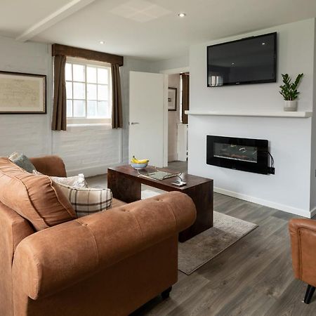 The Stable Suite At York Racecourse Eksteriør billede