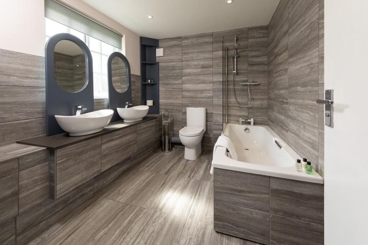 The Stable Suite At York Racecourse Eksteriør billede