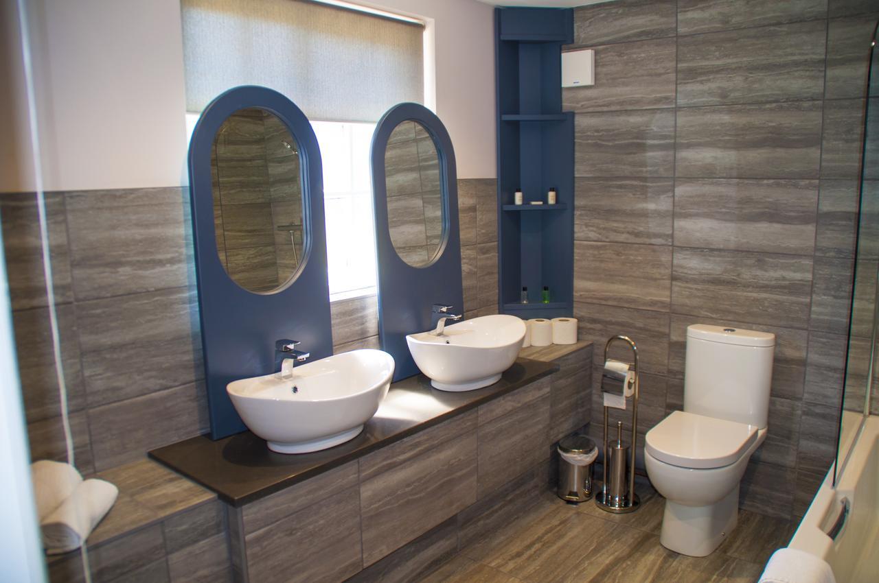 The Stable Suite At York Racecourse Eksteriør billede