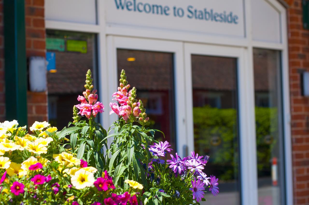The Stable Suite At York Racecourse Eksteriør billede